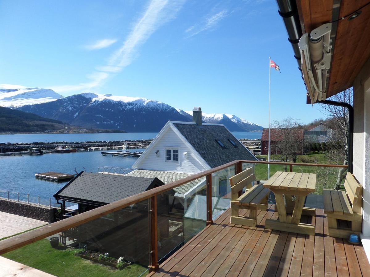 Solstrand Fjord Holiday Eidsvåg Екстериор снимка